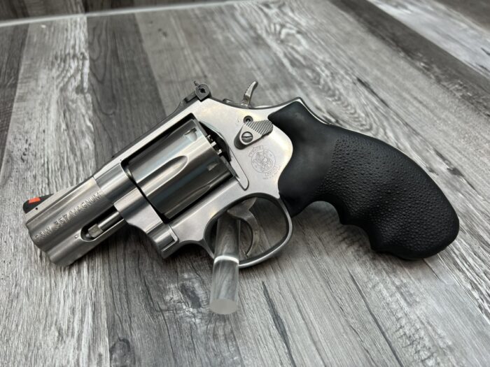 SMITH & WESSON 686-6 .357 MAGNUM